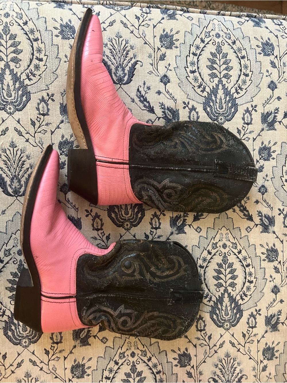 Women’s Pink and Black Western Cowboy Boots size 8 1/2